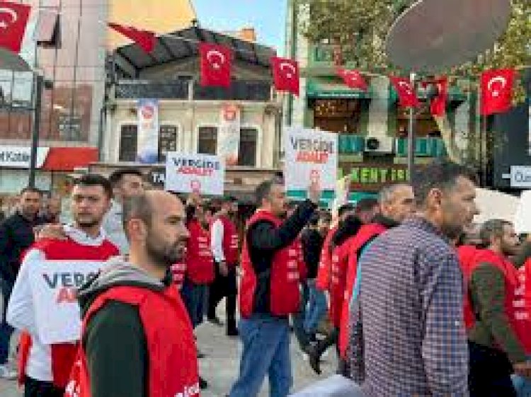 DİSK’in İstanbul’dan Ankara’ya yürüyüşü Kocaeli’ye ulaştı