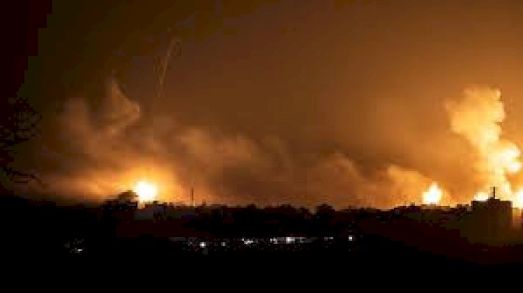 Esir takası ertelendi: İsrail, gece boyunca Gazze'ye bomba yağdırdı